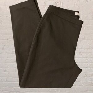 CHAUS NY black, flat front, side zip, slit pocket, stretch ankle crop Pants 10